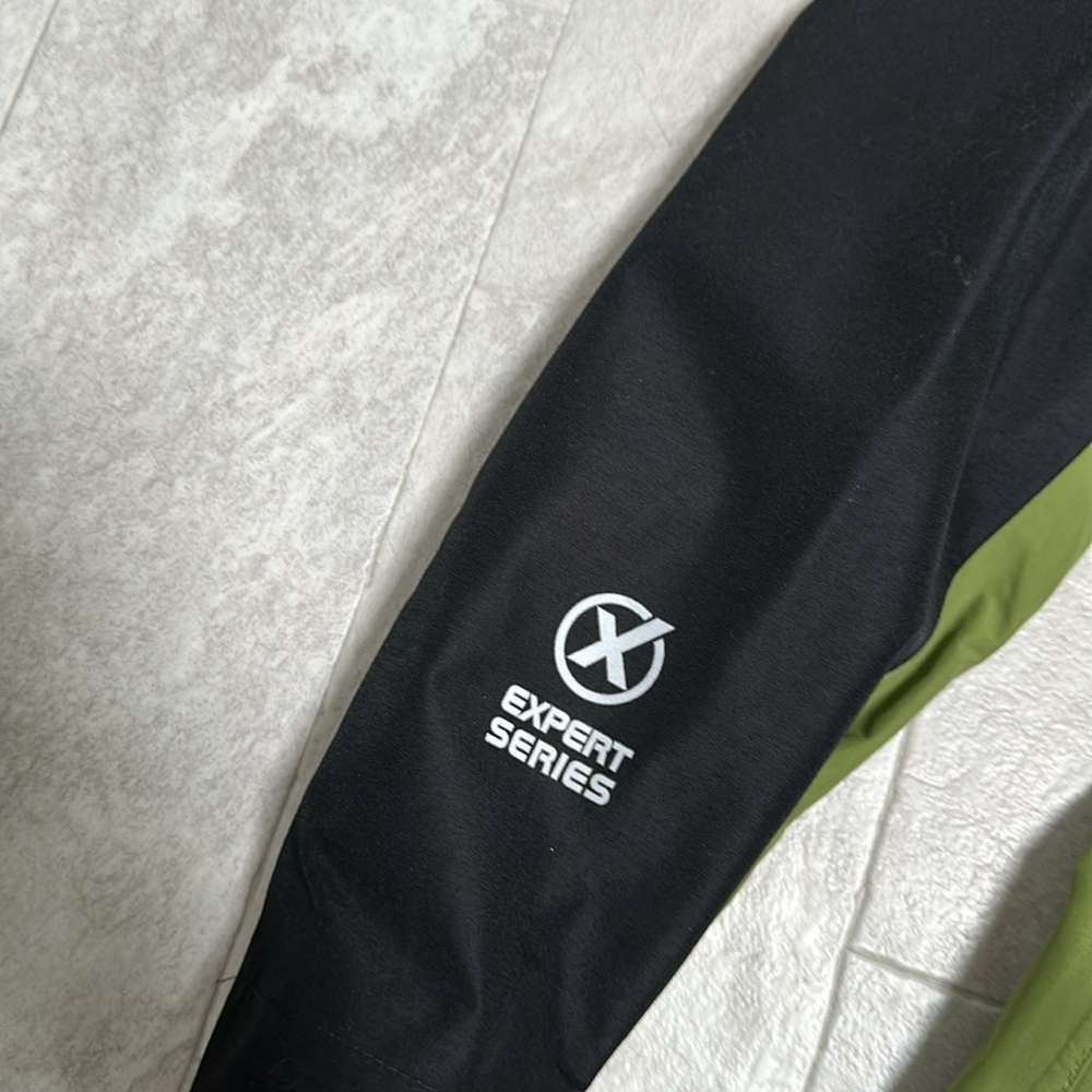 Gore-Tex women’s shell jacket - Picture 2 of 6
